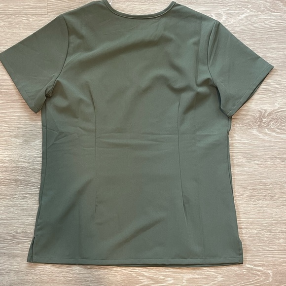 NWT- Figs Moss Catarina One-Pocket Scrub Top Moss S - Picture 5 of 6